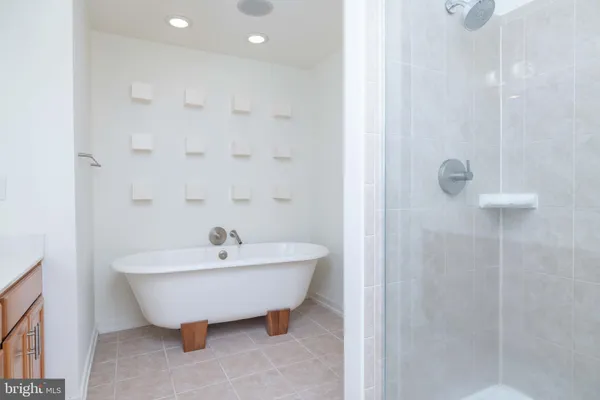 $2,950 | 156 Christina Landing Drive, Wilmington, DE 19801