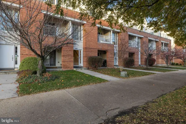 $2,950 | 156 Christina Landing Drive, Wilmington, DE 19801