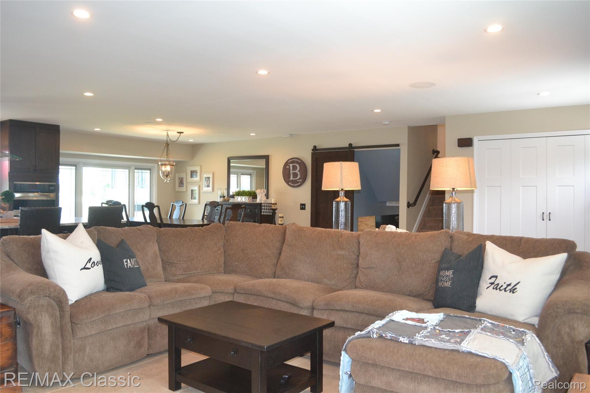 3872 Sleeth Road Commerce Township, MI 48382 - Photo 22 of 51 Family Room