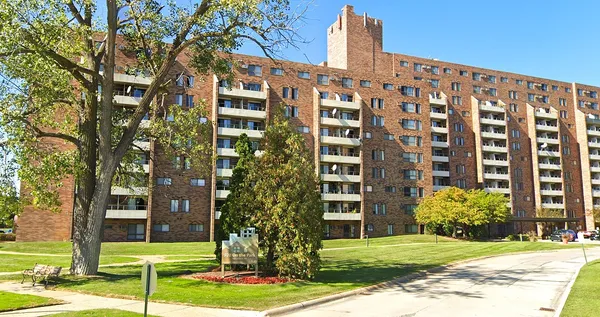 $1,033 | 920 John R Road, Troy, MI 48083