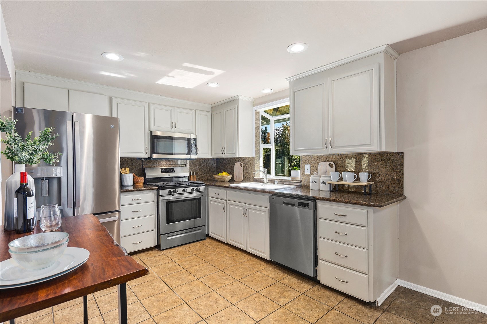 7828 201st Street Southwest Edmonds, WA 98026 - Photo 14 of 40 Gallery Image 14