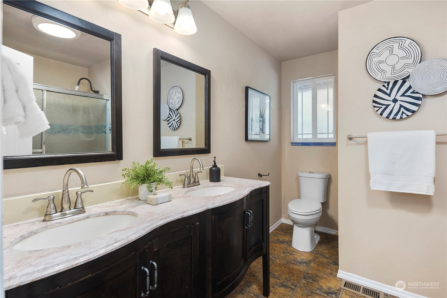7828 201st Street Southwest Edmonds, WA 98026 - Photo 17 of 40 Gallery Image 17