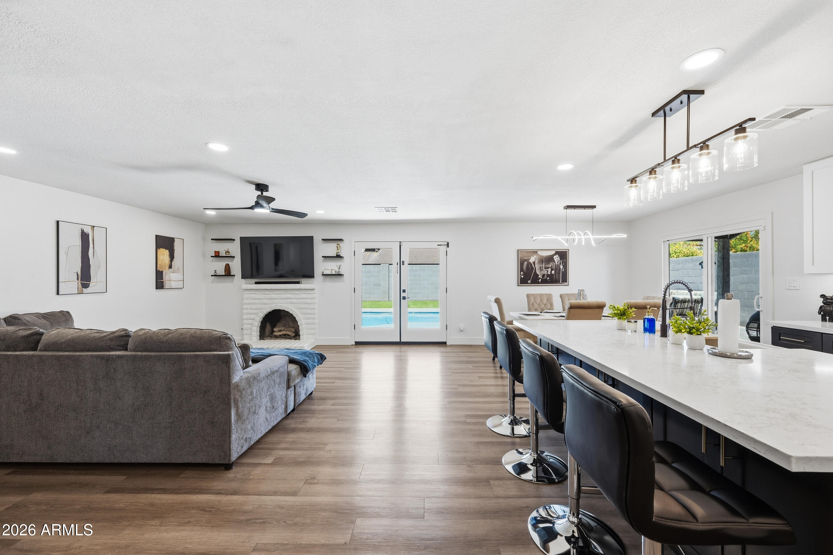 3968 West Hearn Road Phoenix, AZ 85053 - Photo 20 of 58 Great Room