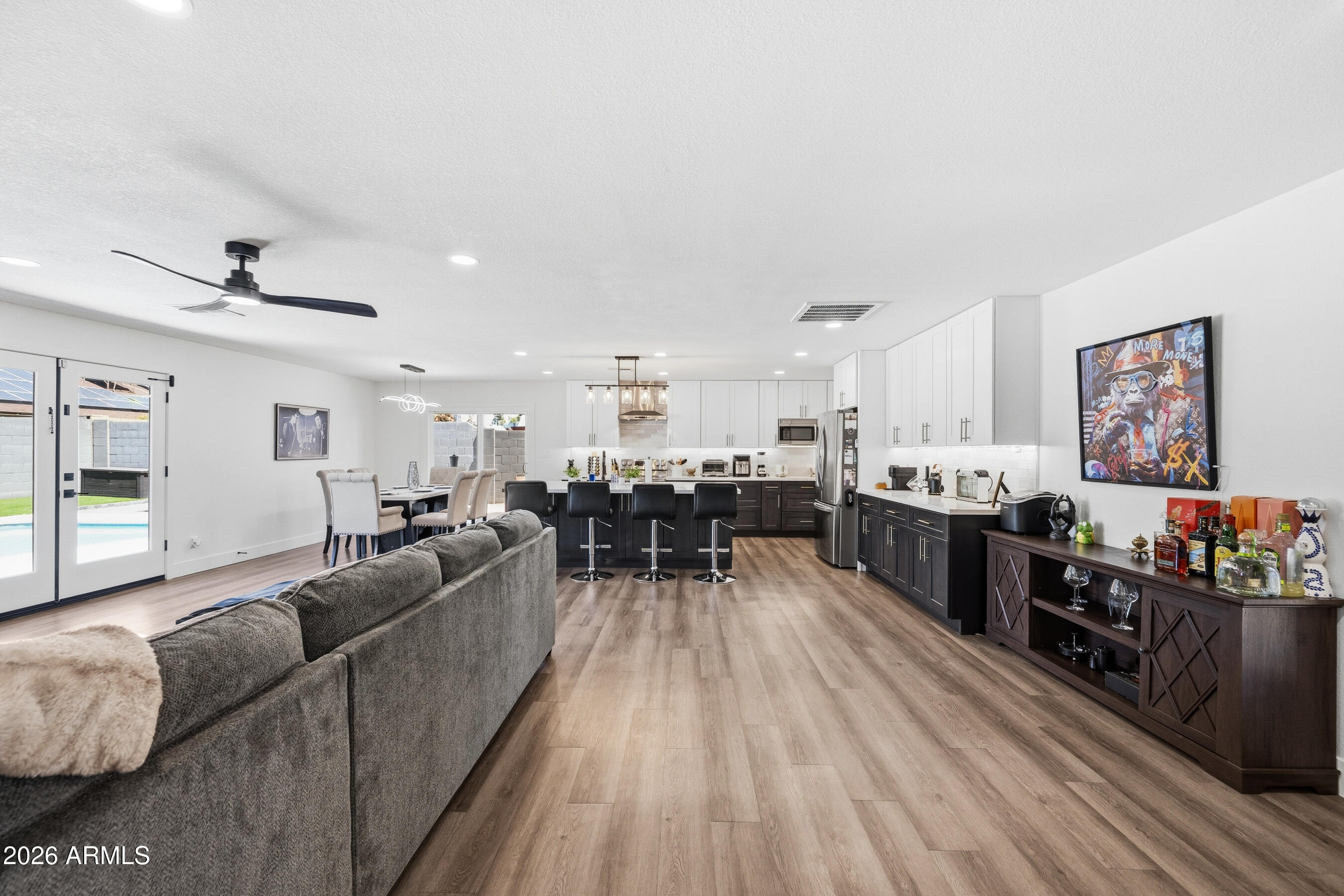 3968 West Hearn Road Phoenix, AZ 85053 - Photo 25 of 58 Great Room