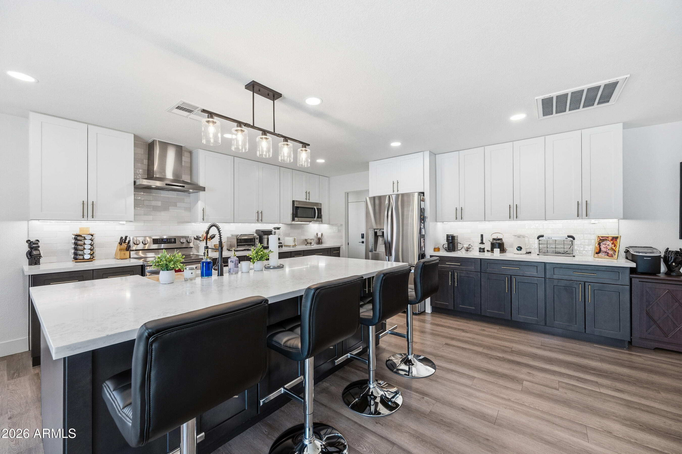 3968 West Hearn Road Phoenix, AZ 85053 - Photo 3 of 58 Kitchen