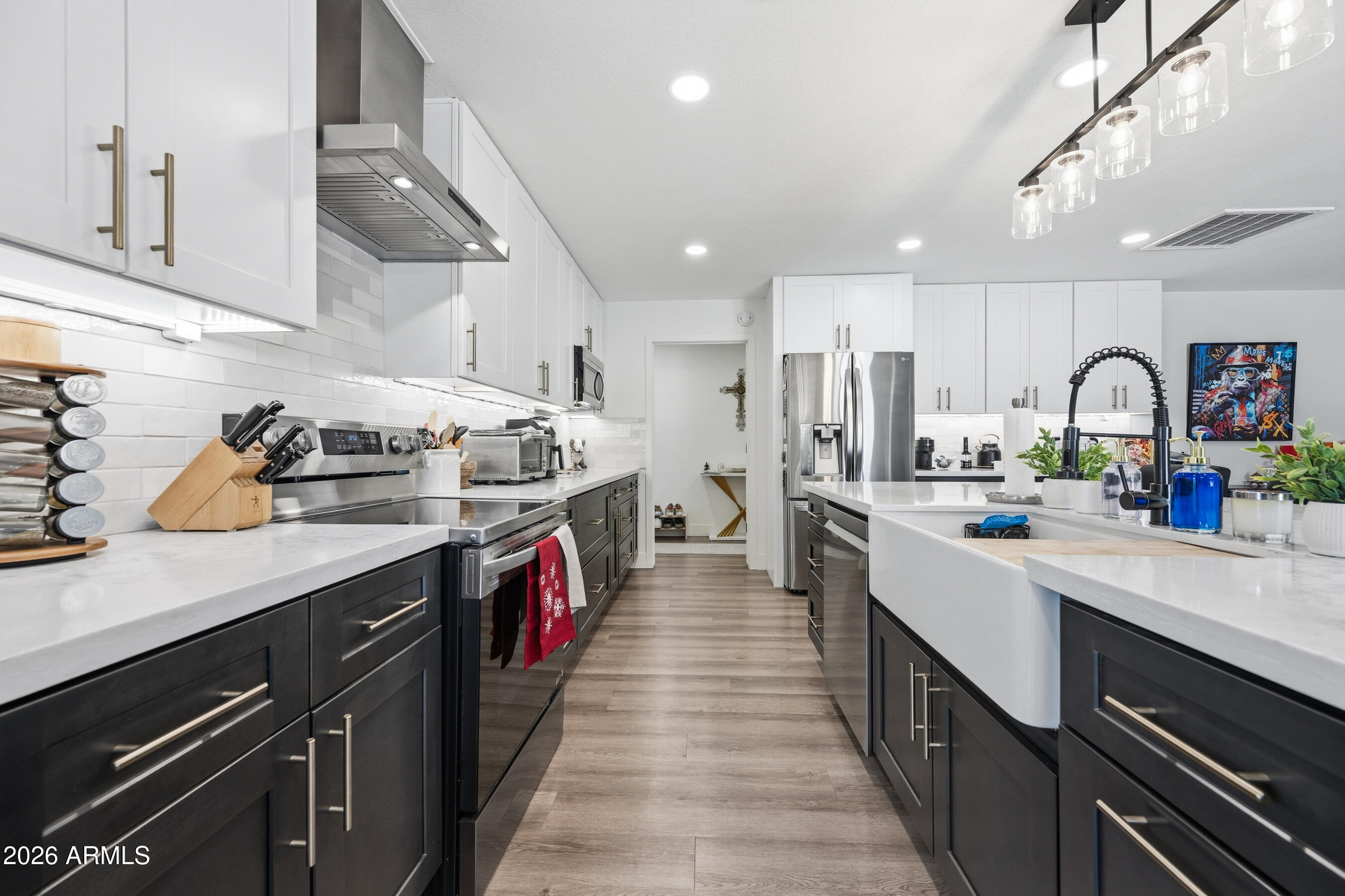 3968 West Hearn Road Phoenix, AZ 85053 - Photo 4 of 58 Kitchen