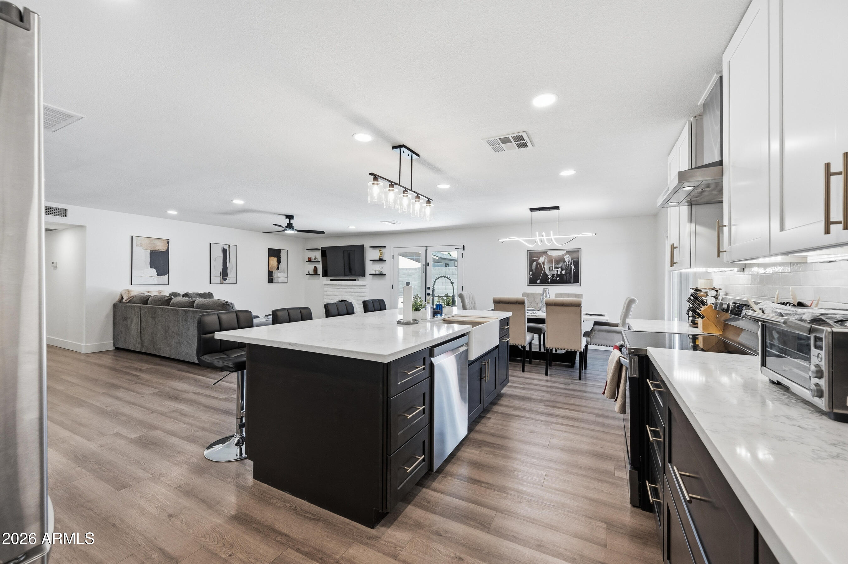 3968 West Hearn Road Phoenix, AZ 85053 - Photo 7 of 58 Kitchen