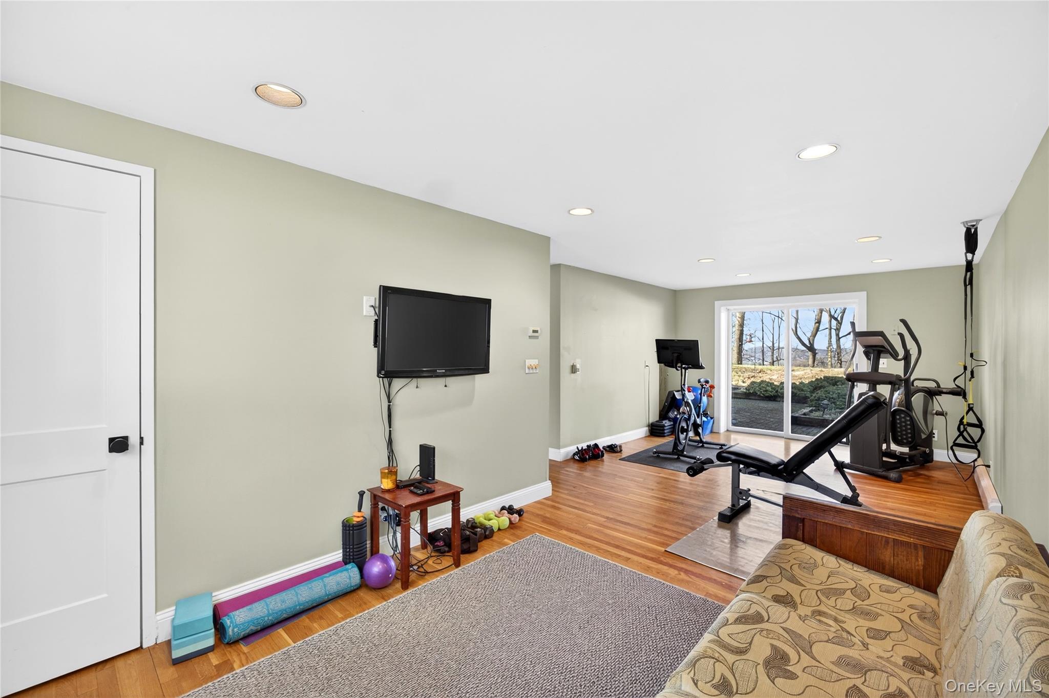 80 Ridgeview Drive Pleasantville, NY 10570 - Photo 33 of 45 Alternate View