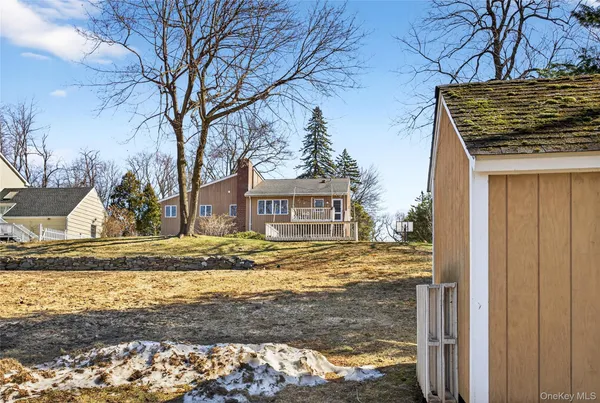 $1,049,000 | 80 Ridgeview Drive, Pleasantville, NY 10570