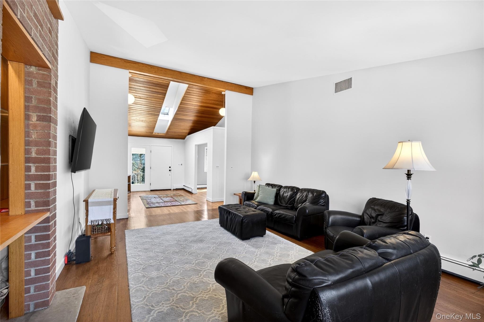 80 Ridgeview Drive Pleasantville, NY 10570 - Photo 4 of 45 Alternate View of the Living Room looking towards the foyer