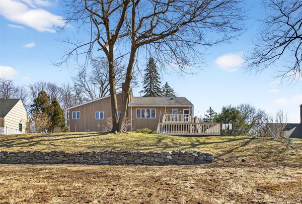 $1,049,000 | 80 Ridgeview Drive, Pleasantville, NY 10570