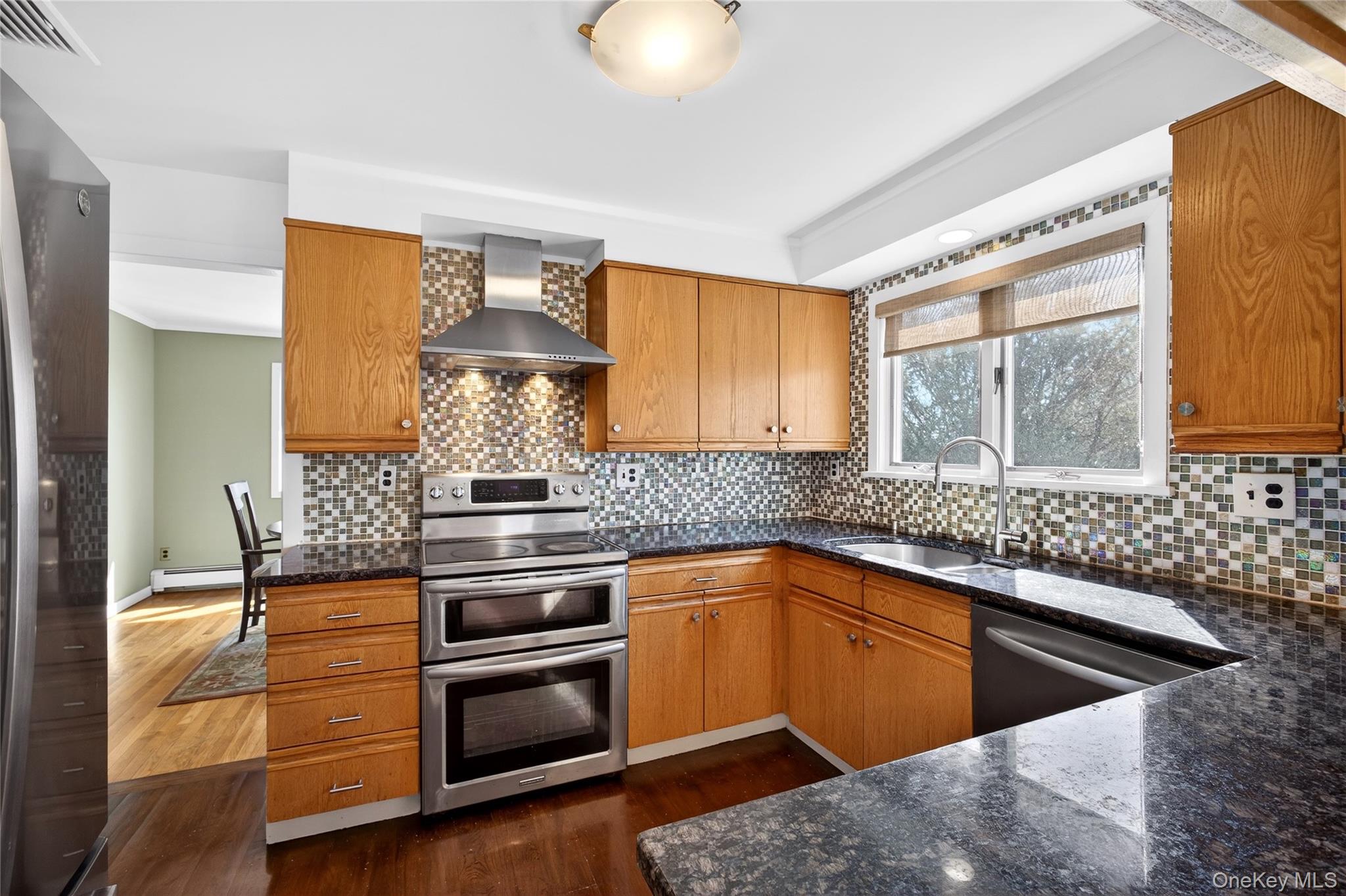 80 Ridgeview Drive Pleasantville, NY 10570 - Photo 10 of 45 Kitchen with granite countertops