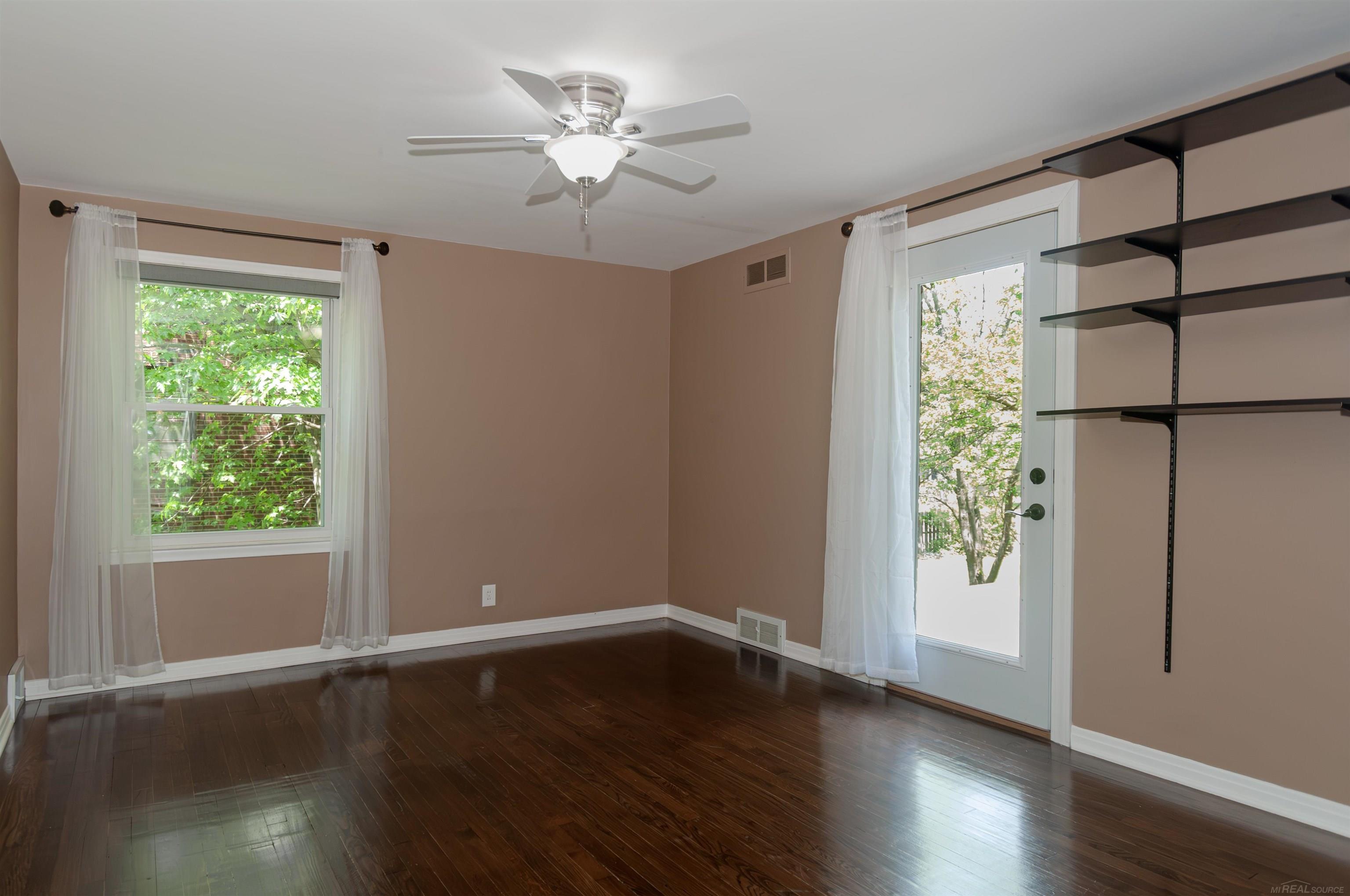 1772 Prestwick Road Grosse Pointe Woods, MI 48236 - Photo 30 of 58