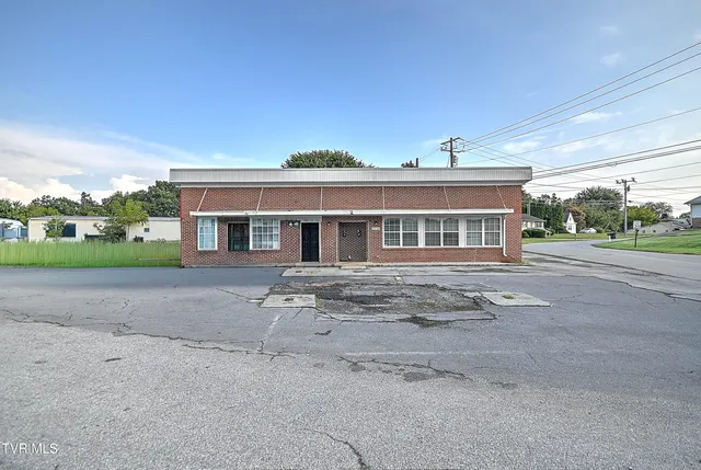 $524,900 | 3536-3538 West Walnut Street, Unit 4, Johnson City, TN 37604