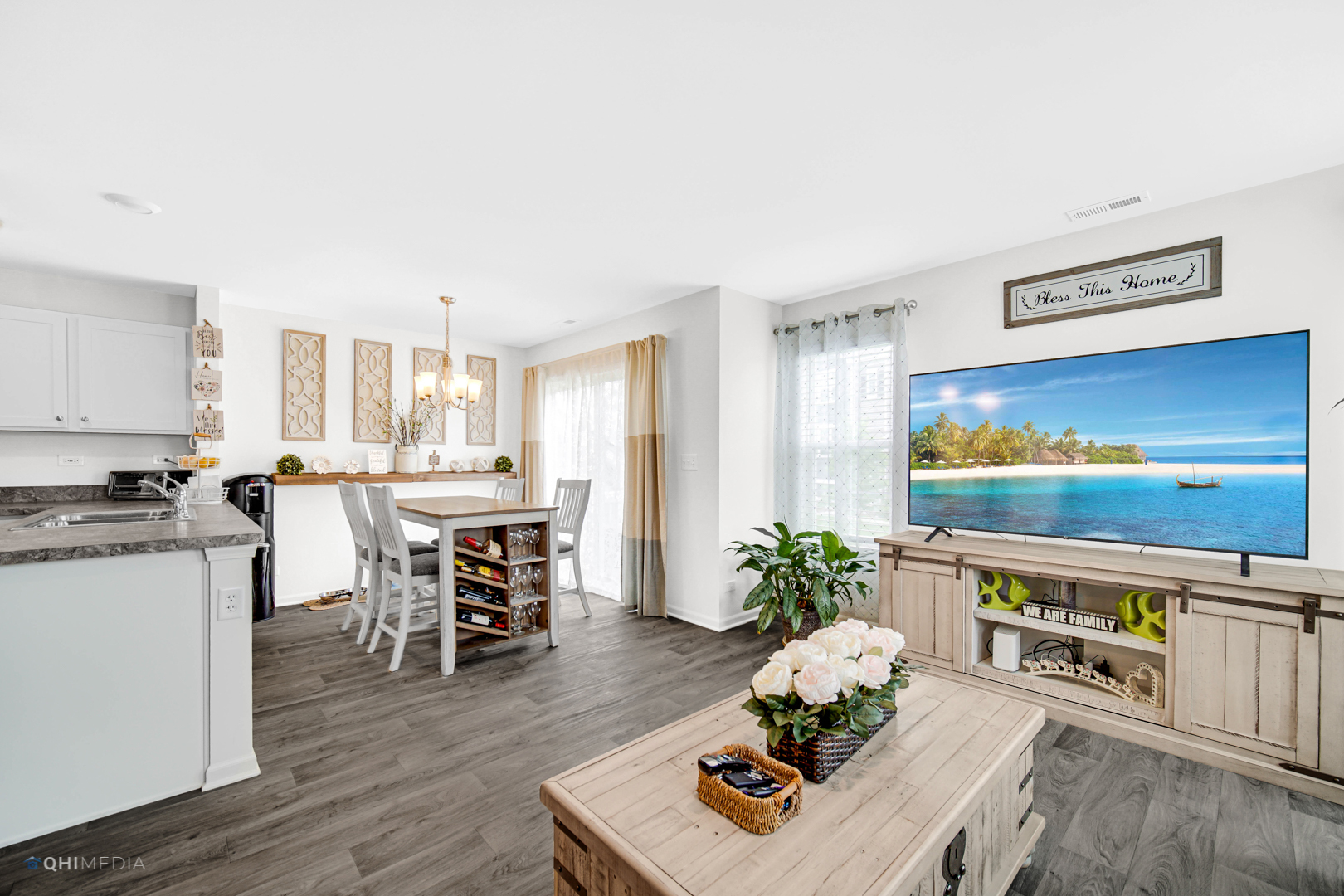2520 Alison Avenue Pingree Grove, IL 60140 - Photo 8 of 19 a living room with furniture and wooden floor