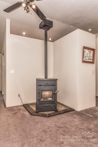 60108 Navajo Road Bend, OR 97702 - Photo 7 of 24 Additional Photo