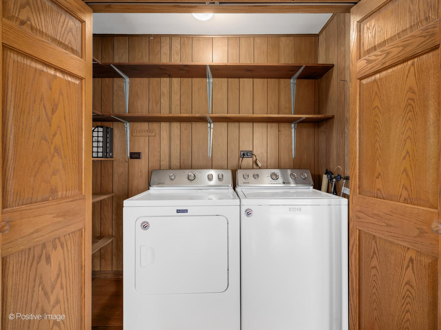 390 Arrowhead Trail Carol Stream, IL 60188 - Photo 18 of 25 a utility room with dryer and washer