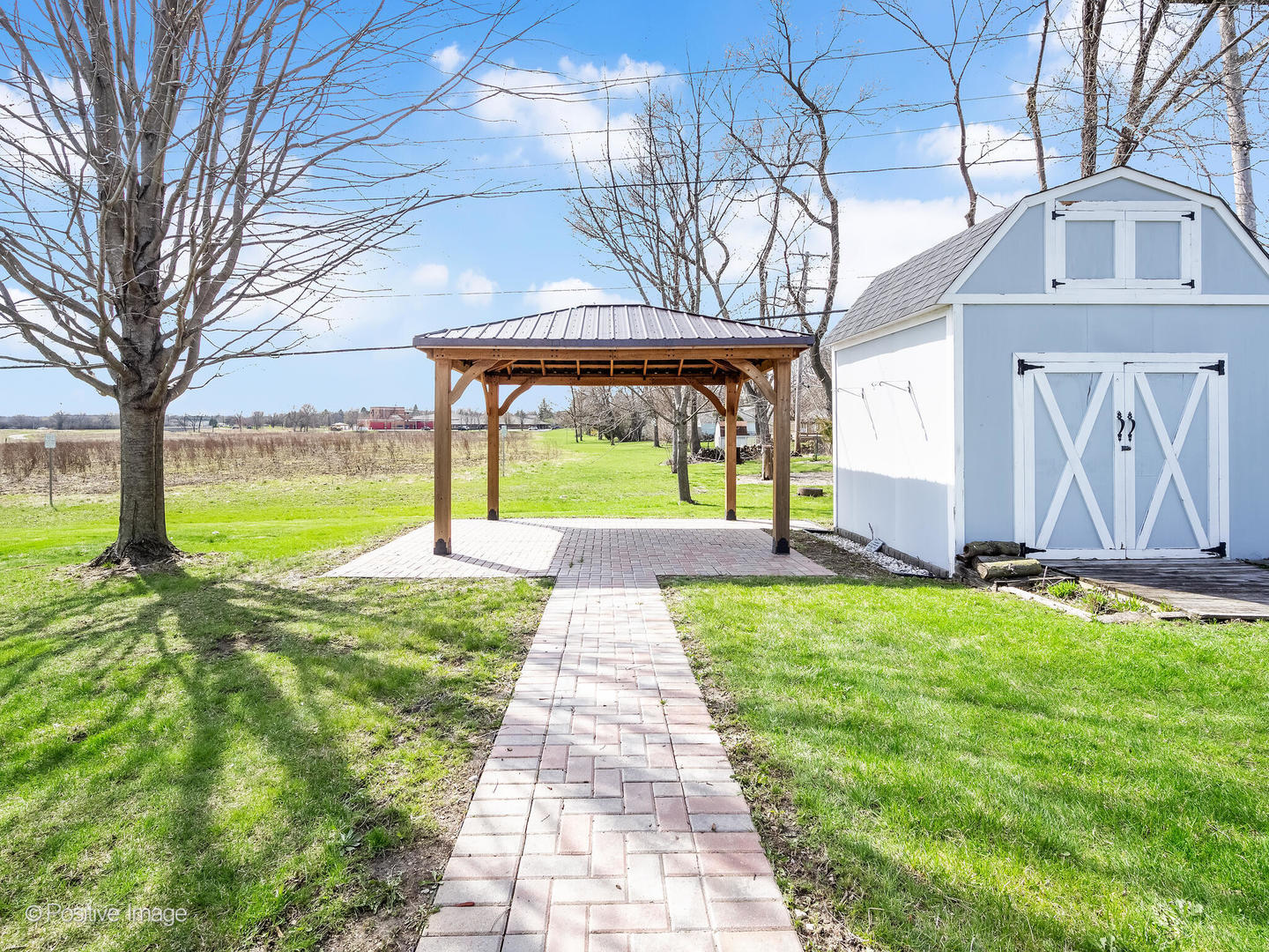 390 Arrowhead Trail Carol Stream, IL 60188 - Photo 22 of 25 a front view of house with yard