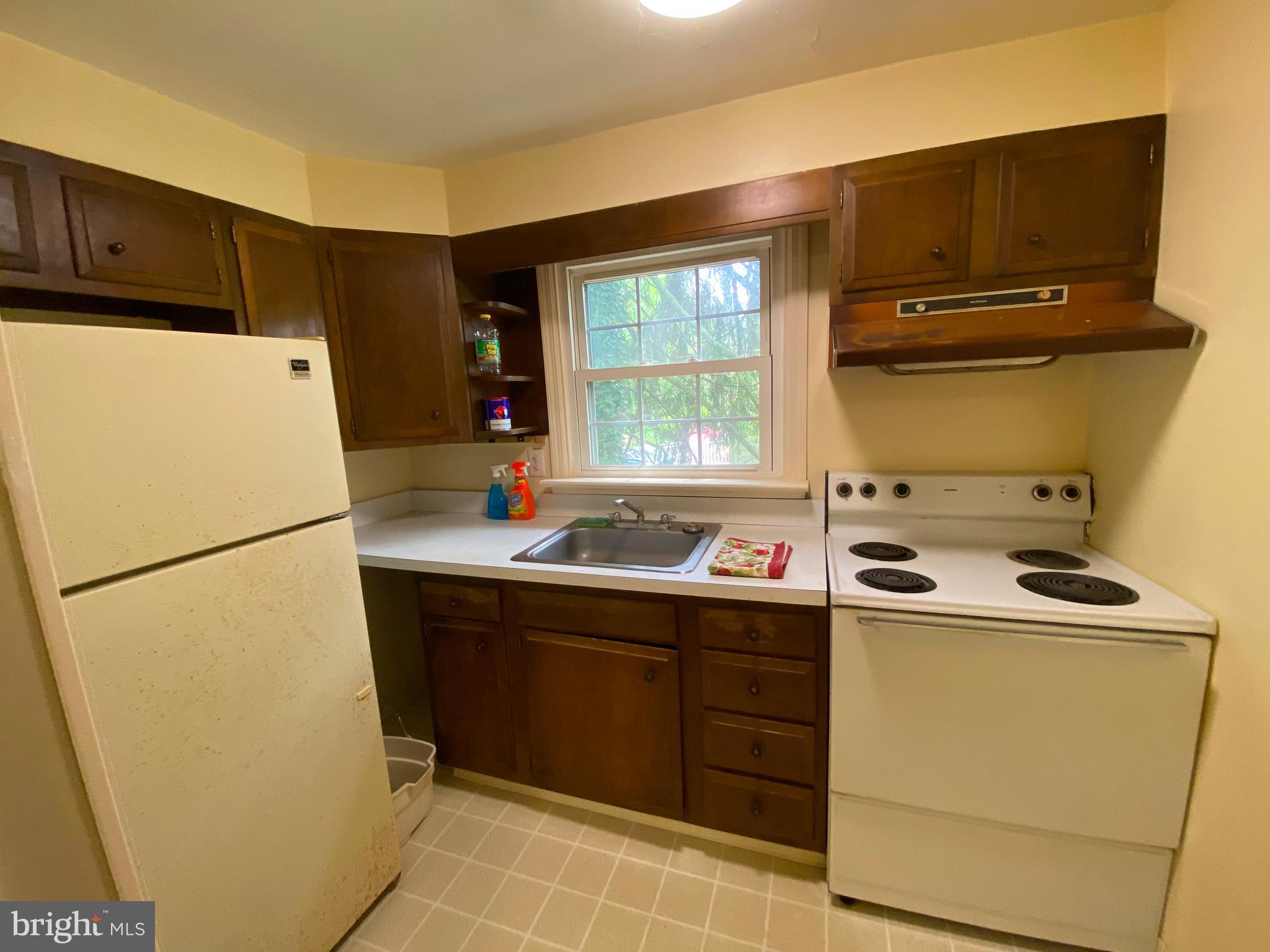 206 North Fairfield Road Devon, PA 19333 - Photo 35 of 52 In Law Suite Kitchen