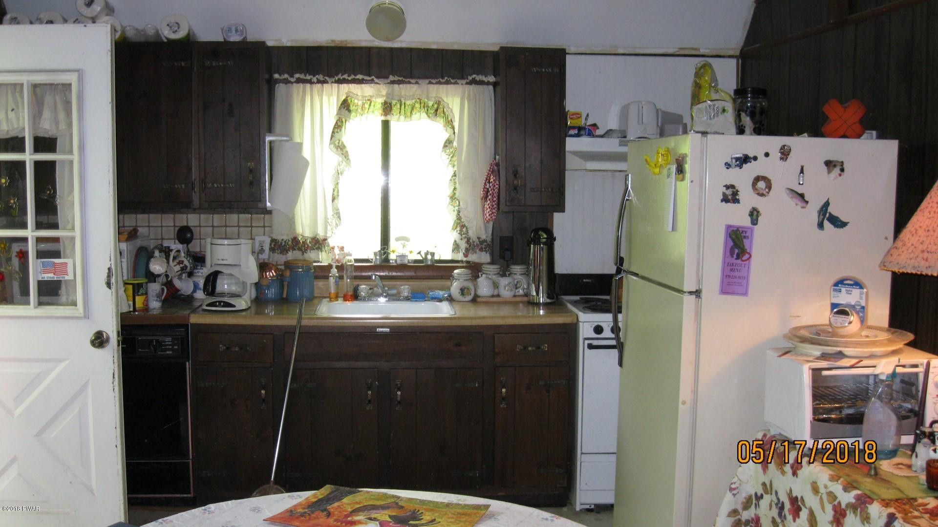 41 Kensington Road Hawley, PA 18428 - Photo 3 of 12