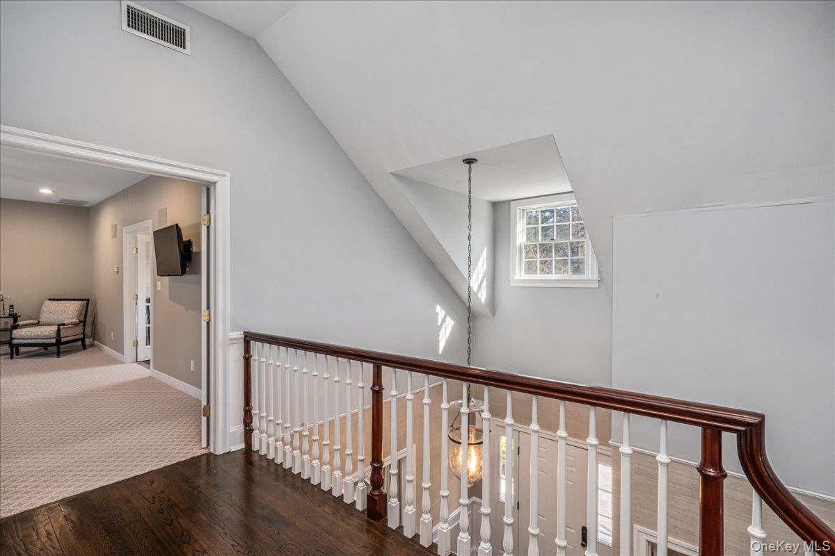 100 Elderfields Road Manhasset, NY 11030 - Photo 15 of 25