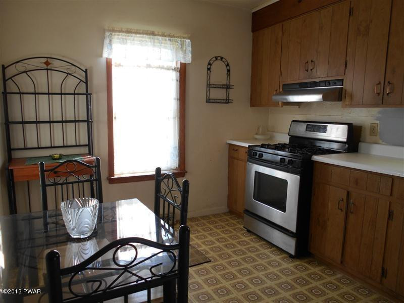 181 Autumn Leaves Road Starlight, PA 18461 - Photo 2 of 28 Gallery Image 2