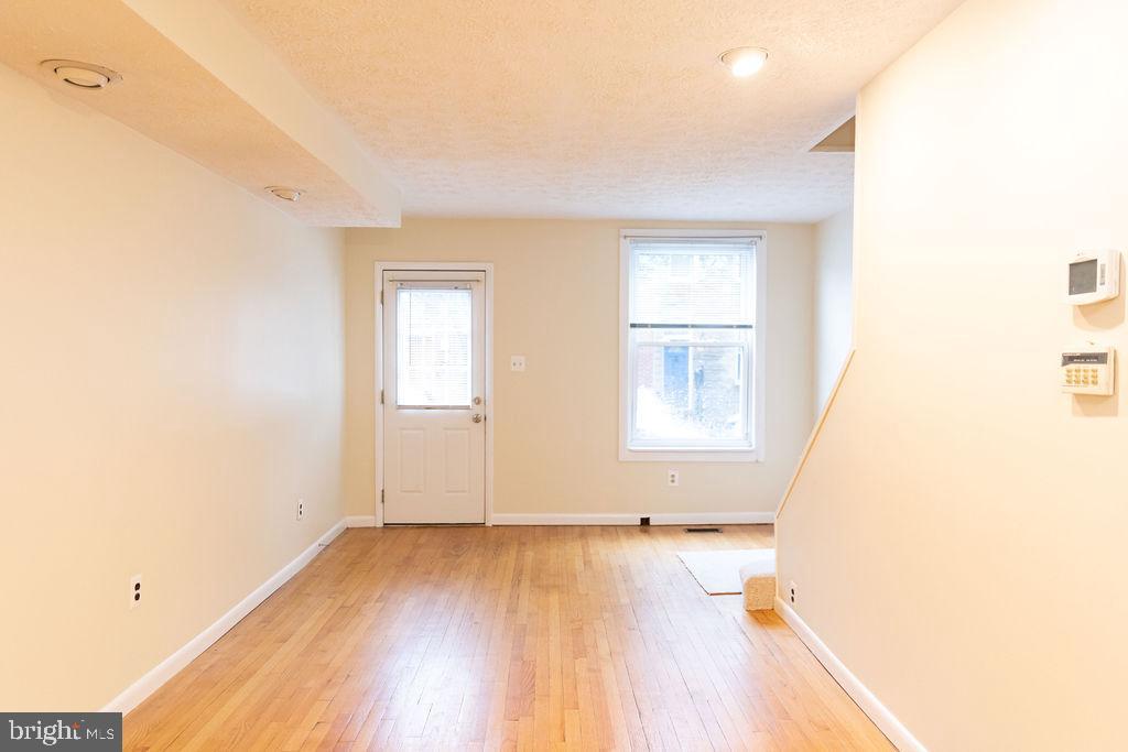 927 Binney Street Baltimore, MD 21224 - Photo 12 of 53