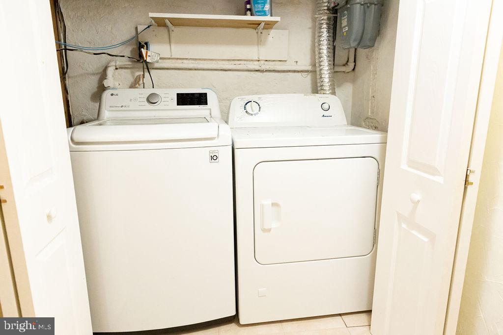 927 Binney Street Baltimore, MD 21224 - Photo 45 of 53 Laundry at foot of steps