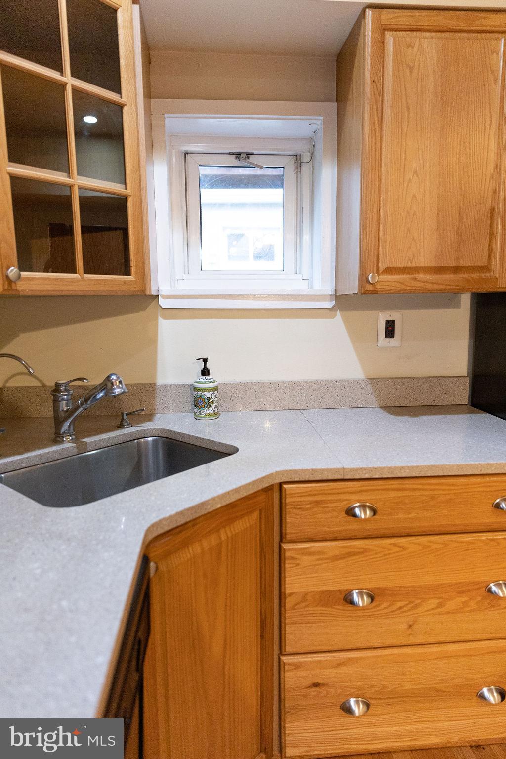 927 Binney Street Baltimore, MD 21224 - Photo 8 of 53 Window looks out to patio