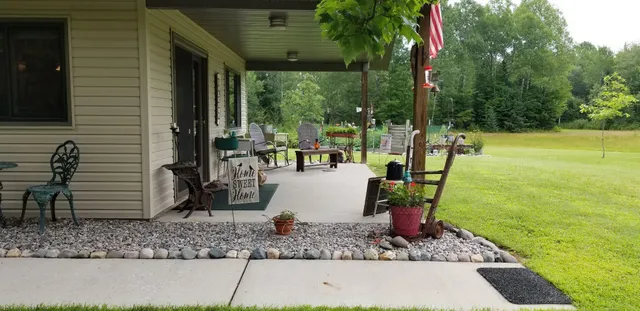 $475,000 | 12502 Van Horn Road, Floodwood, MN 55736