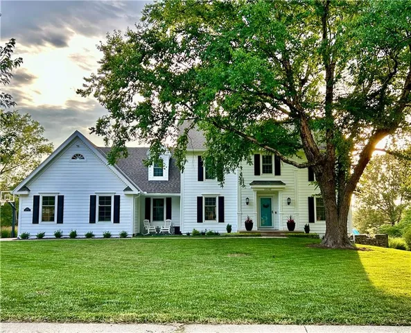 $750,000 | 15142 Oakmont Street, Overland Park, KS 66221