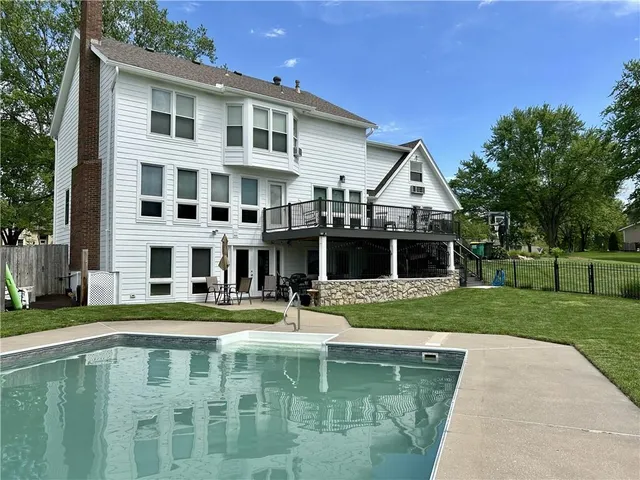 $750,000 | 15142 Oakmont Street, Overland Park, KS 66221