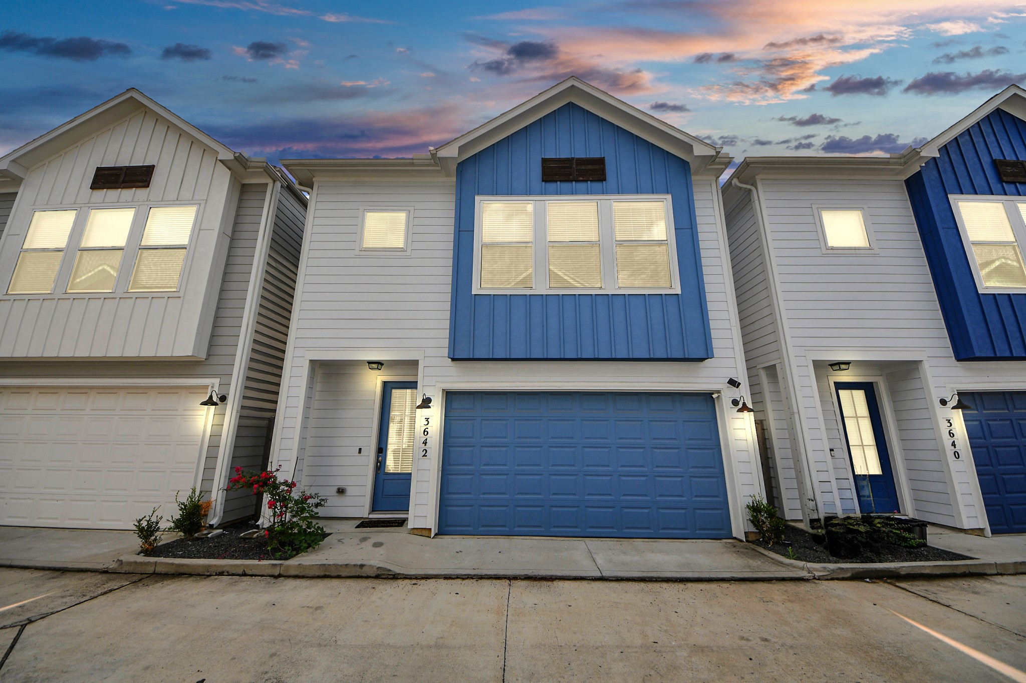 3642 Griggs Road Houston, TX 77021 - Photo 4 of 39 a front view of a house