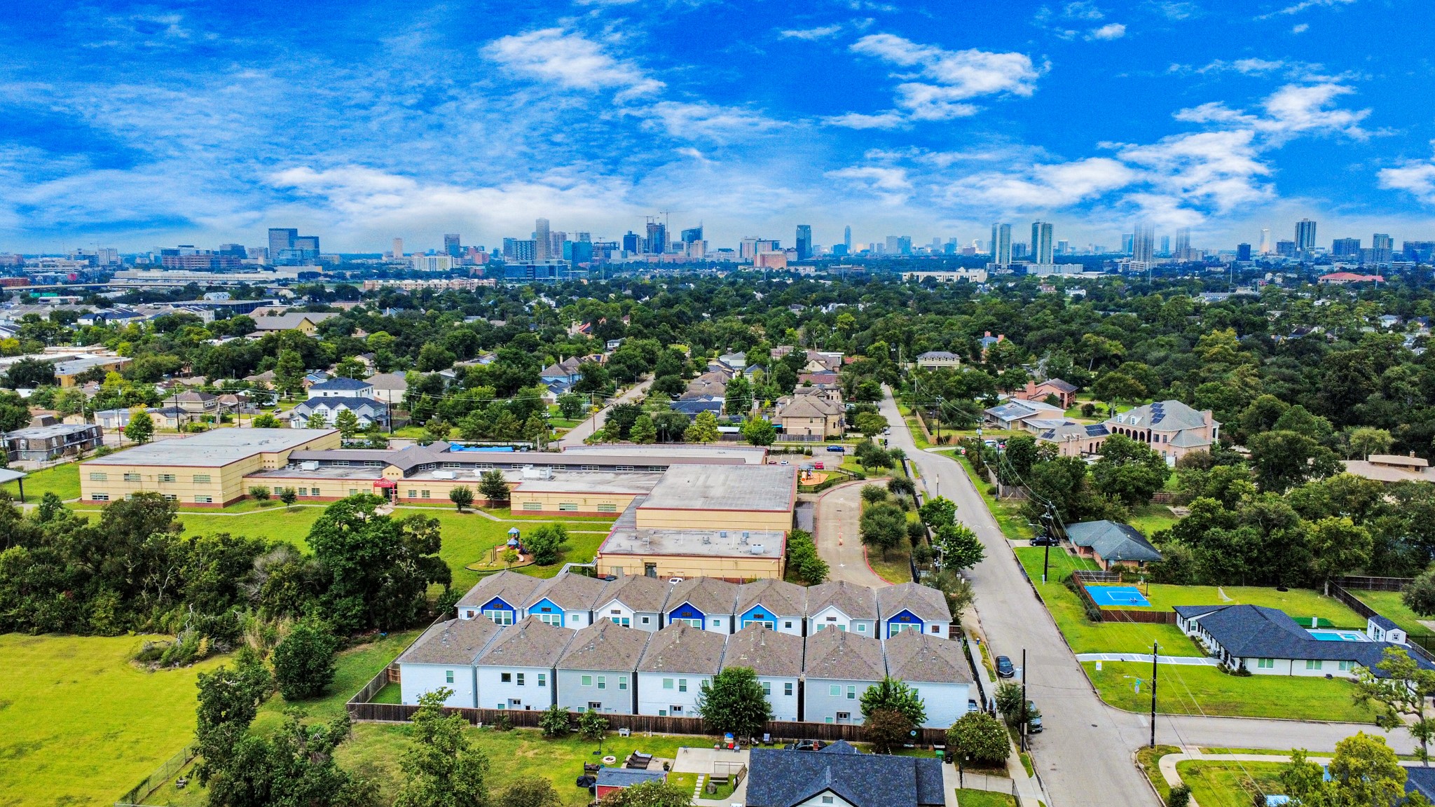 3642 Griggs Road Houston, TX 77021 - Photo 6 of 39 a view of a city