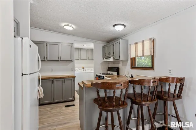 $249,900 | 8080 Breezy Meadows Drive, Riverton, IL 62561