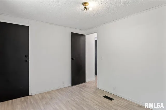 $249,900 | 8080 Breezy Meadows Drive, Riverton, IL 62561