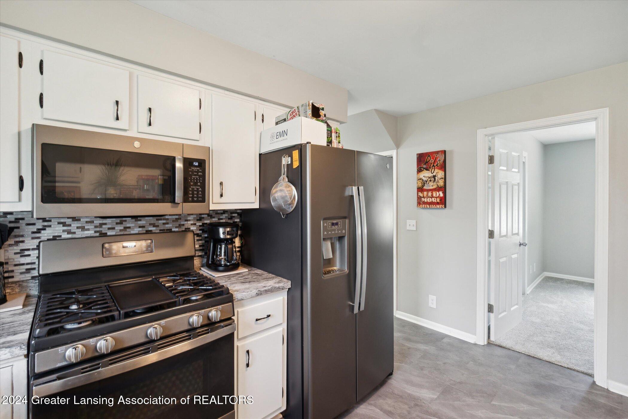 13121 Tucker Road Dewitt, MI 48820 - Photo 16 of 56 Kitchen