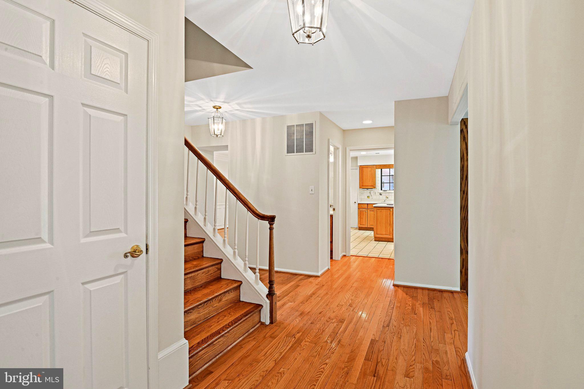 11311 Handlebar Road Reston, VA 20191 - Photo 21 of 78 Living Rm to Kitchen