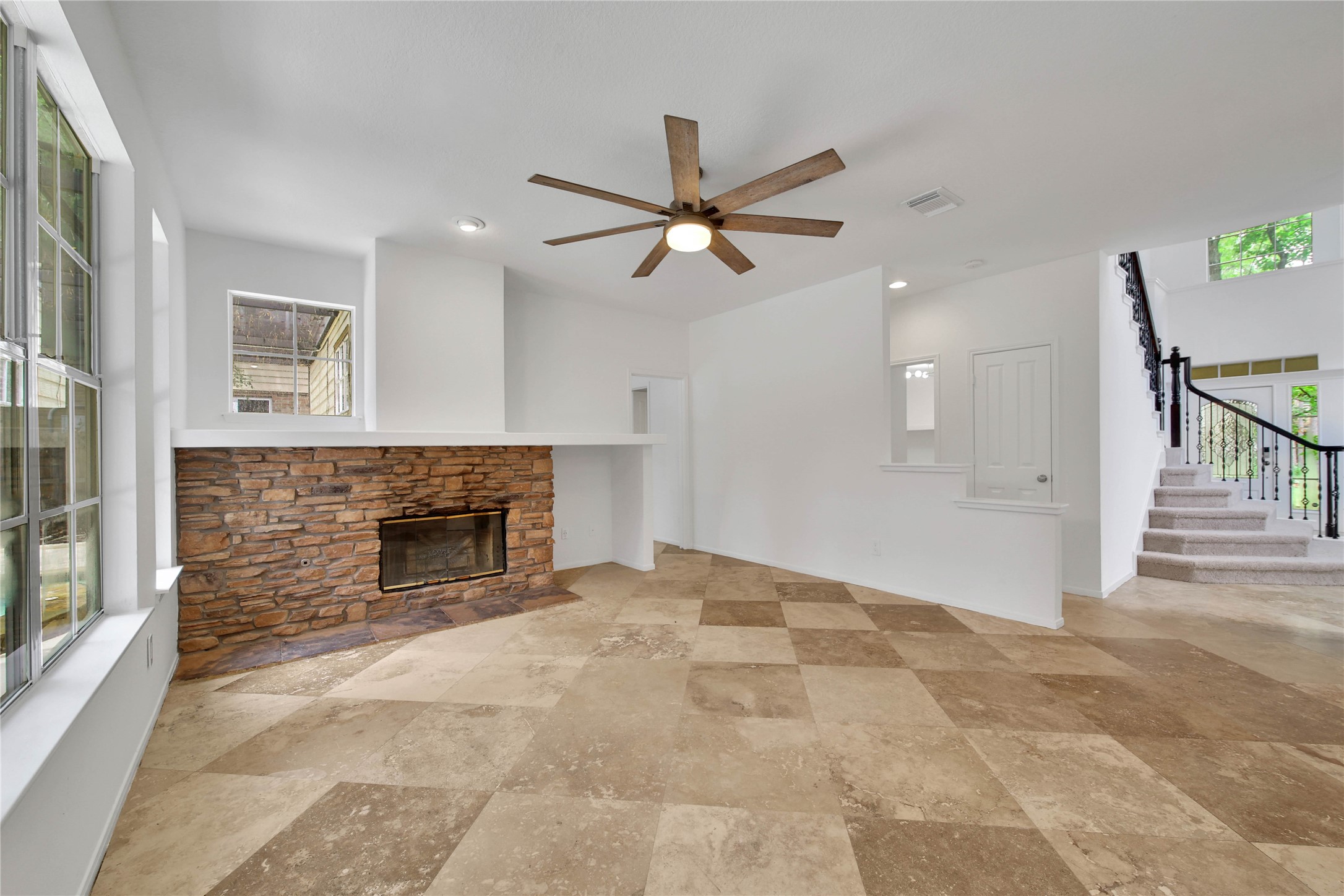 7 Churchdale Place Spring, TX 77382 - Photo 12 of 40 Family