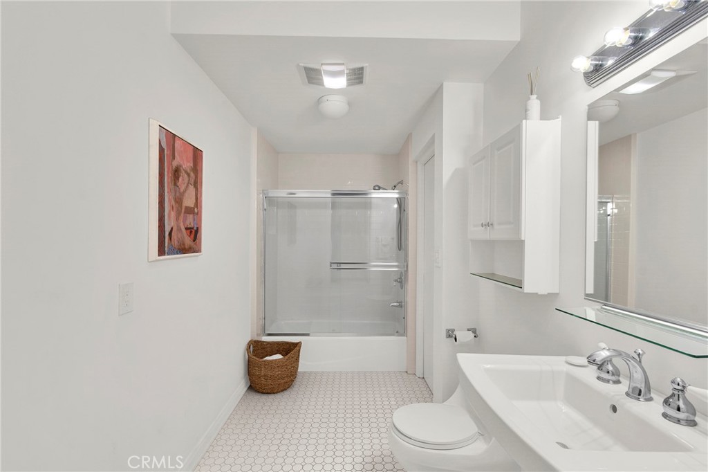 2111 Rockledge Road Los Angeles, CA 90068 - Photo 17 of 75 Gallery Image 17