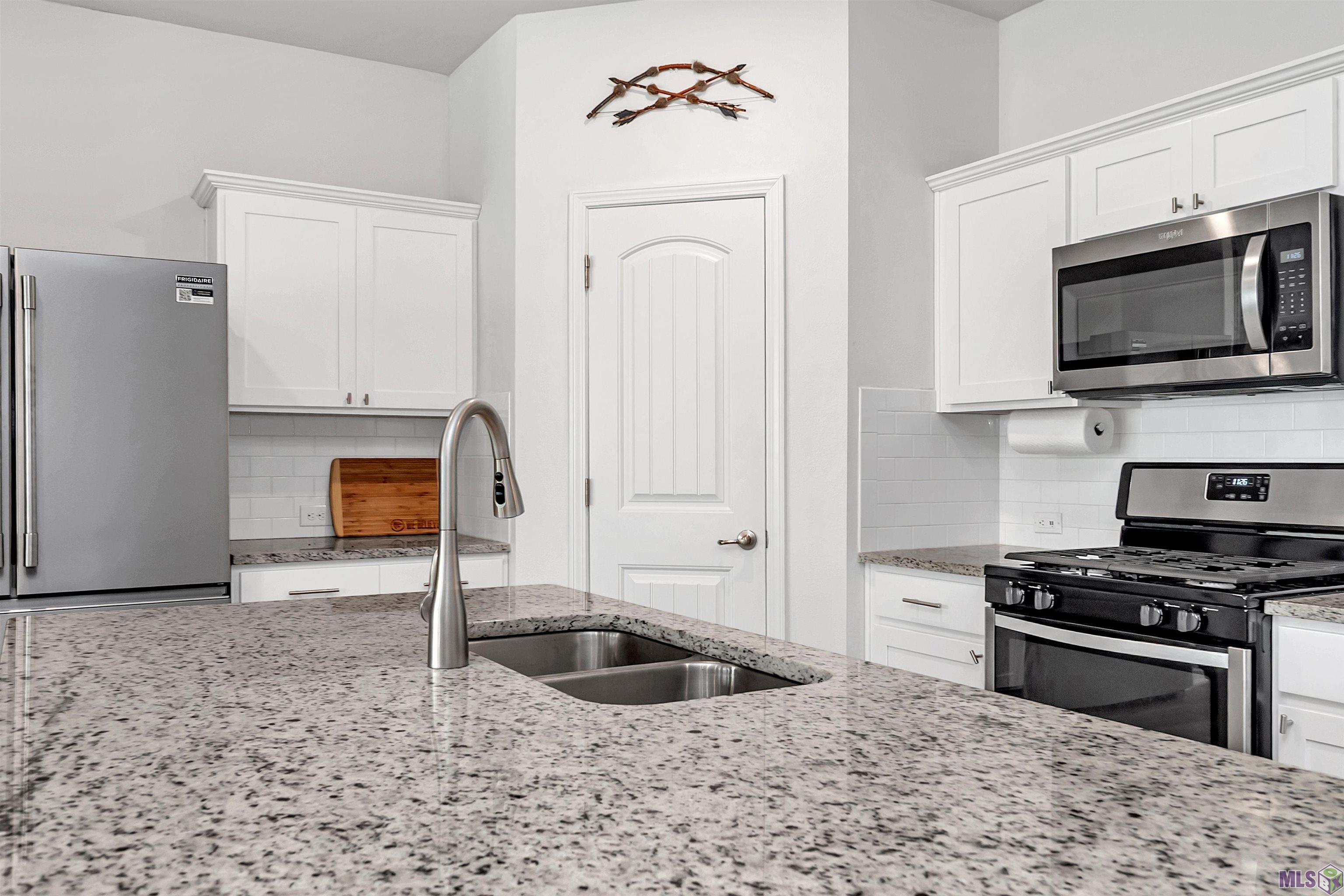 14041 Bellacosa Avenue Baton Rouge, LA 70817 - Photo 5 of 28