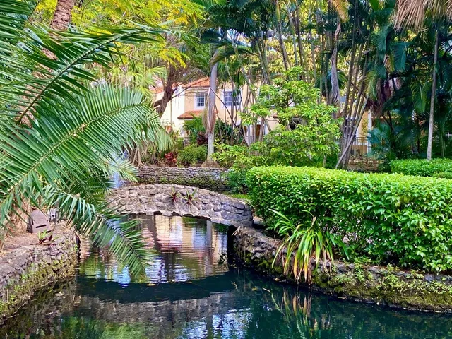 a view of a terrace with sitting area