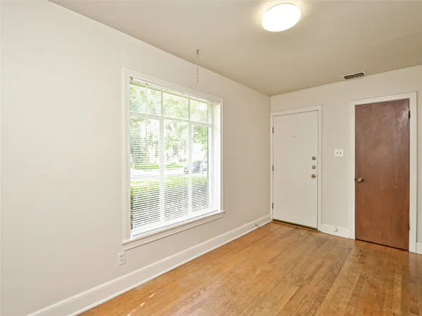 $1,100 | 1814 West 38th Street, Austin, TX 78731