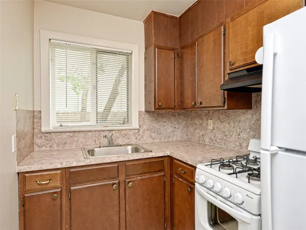 $1,100 | 1814 West 38th Street, Austin, TX 78731