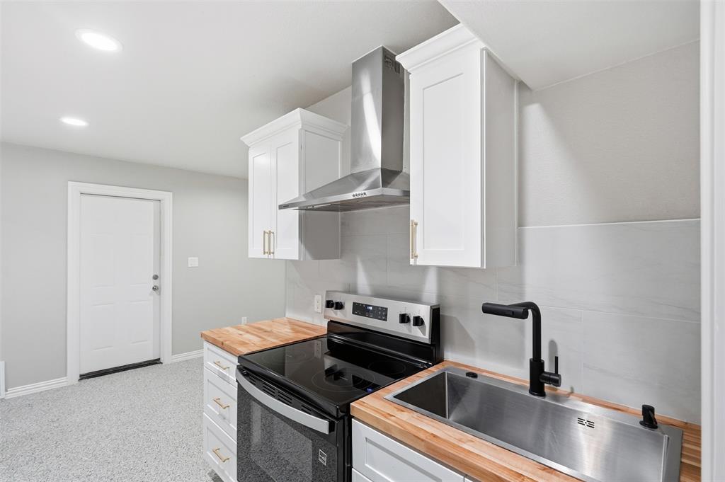 103 West Cleburne Road, Unit 2 Crowley, TX 76036 - Photo 9 of 14