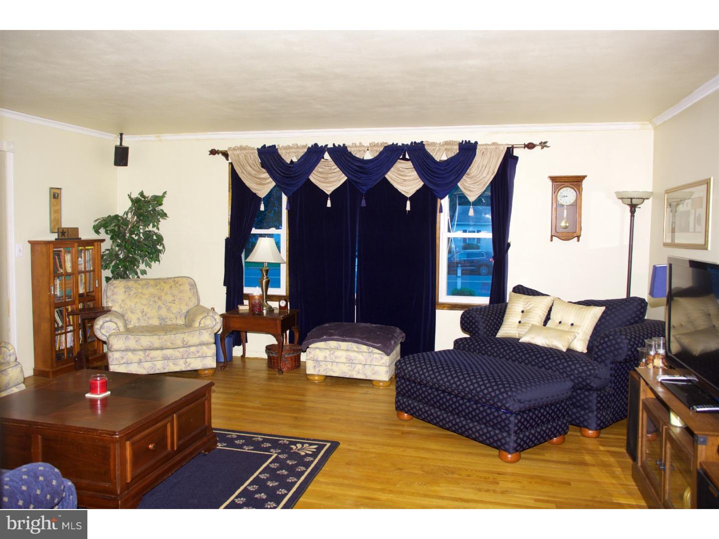 593 Flock Road Hamilton, NJ 08690 - Photo 2 of 13 Living Room