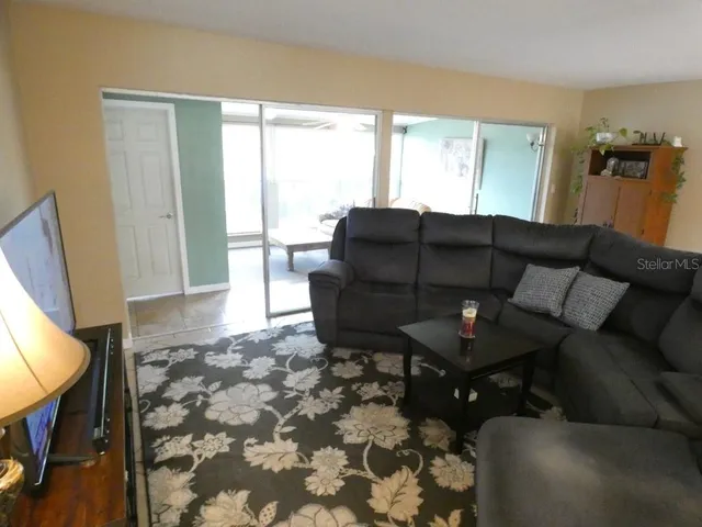 $284,900 | 7211 Tarrytown Drive, Spring Hill, FL 34606