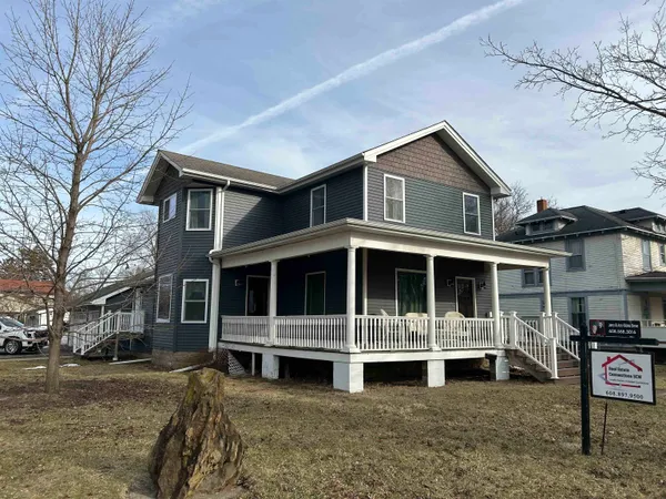 $324,900 | 1202 1st Center Avenue, Brodhead, WI 53520