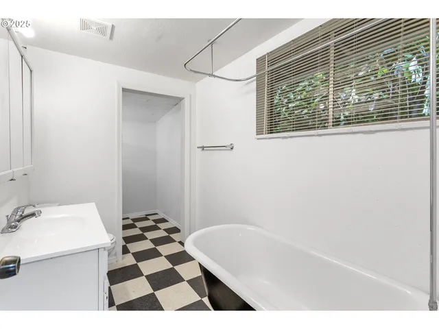 $389,900 | 7733 Northeast Mason Street, Portland, OR 97218