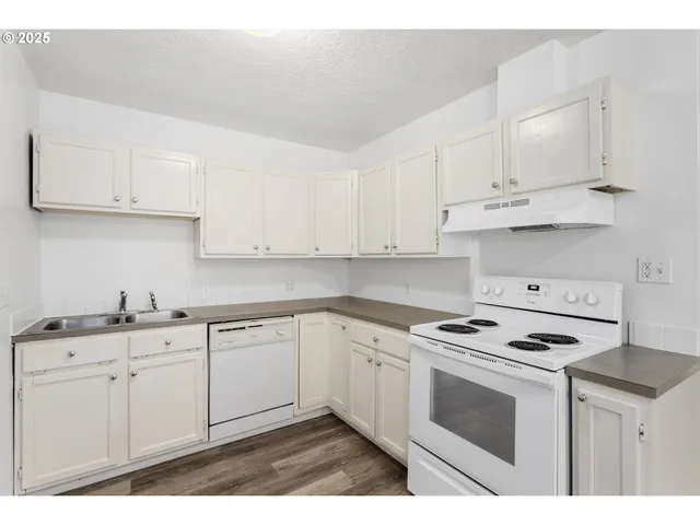 $389,900 | 7733 Northeast Mason Street, Portland, OR 97218